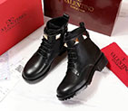 2017 Valentino women Boot in Calfskin leather with rivet VN0428