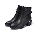 2017 Valentino women Short Boots in Calfskin leather with rivet Heel 5.5cm VN0453