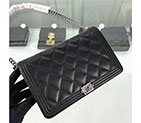 2019 Chanel boy chanel wallet on chain A81969