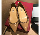 2019 Valentino women Flat shoes with rivet VN0601