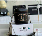 2021 Chanel vanity case AS2322