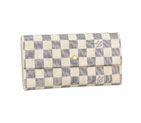 INTERNATIONAL WALLET N61732
